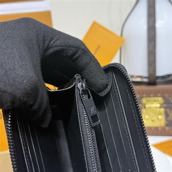 2026122105448239 310